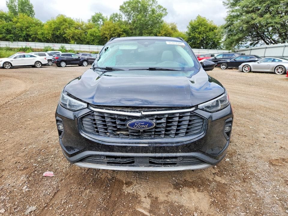 2023 FORD ESCAPE 5