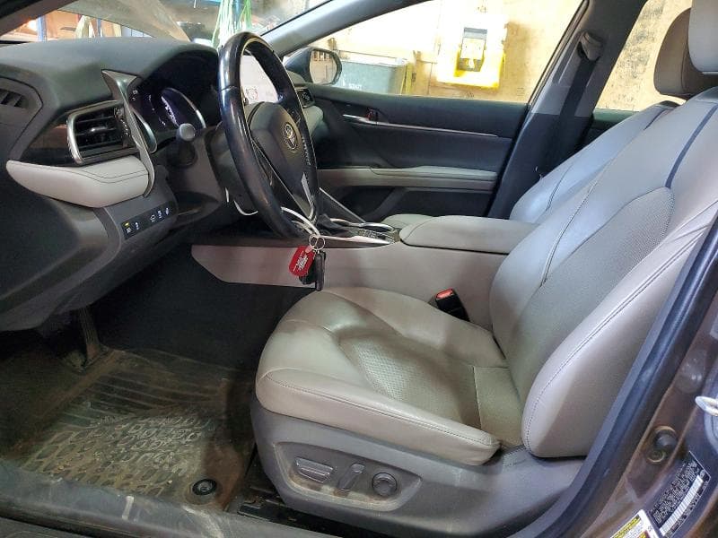 2021 TOYOTA CAMRY XLE 7