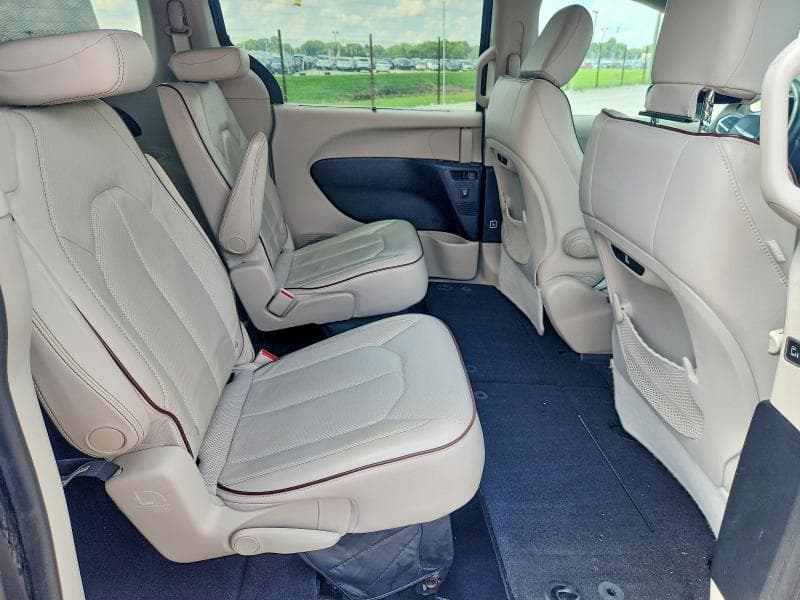 2017 CHRYSLER PACIFICA LIMITED 11