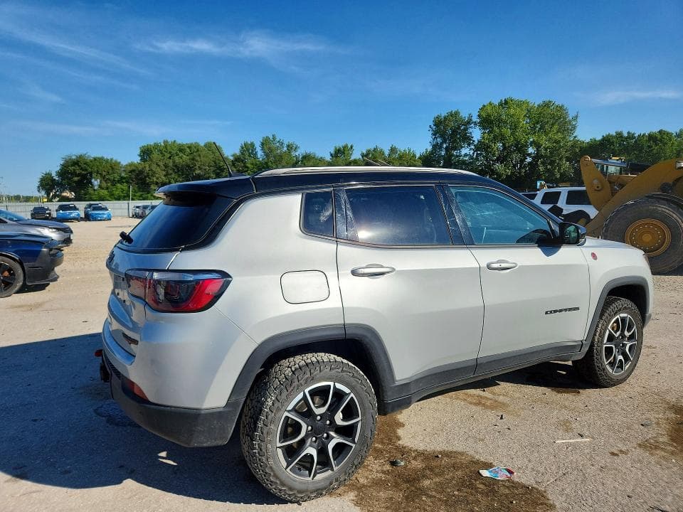 2024 JEEP COMPASS TRAILHAWK 3