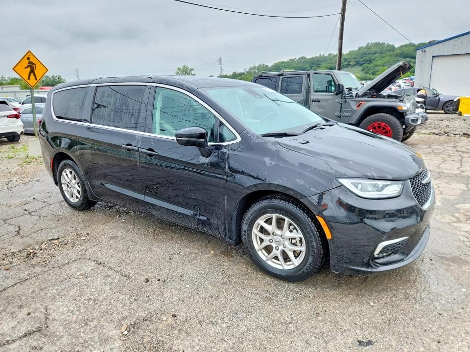 2024 CHRYSLER PACIFICA TOURING L 4