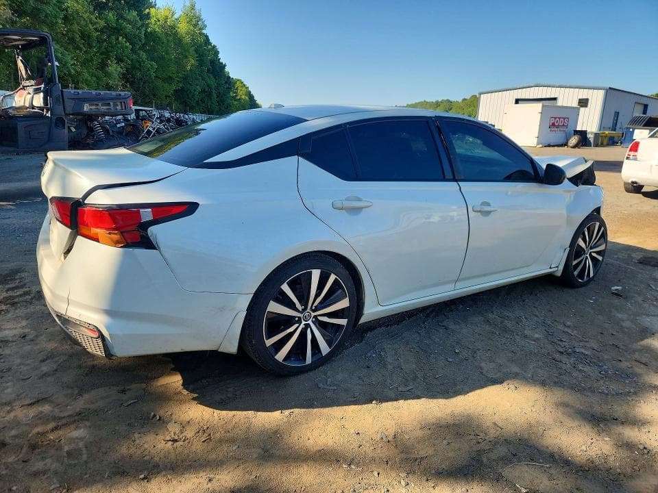 2021 NISSAN ALTIMA SR 3