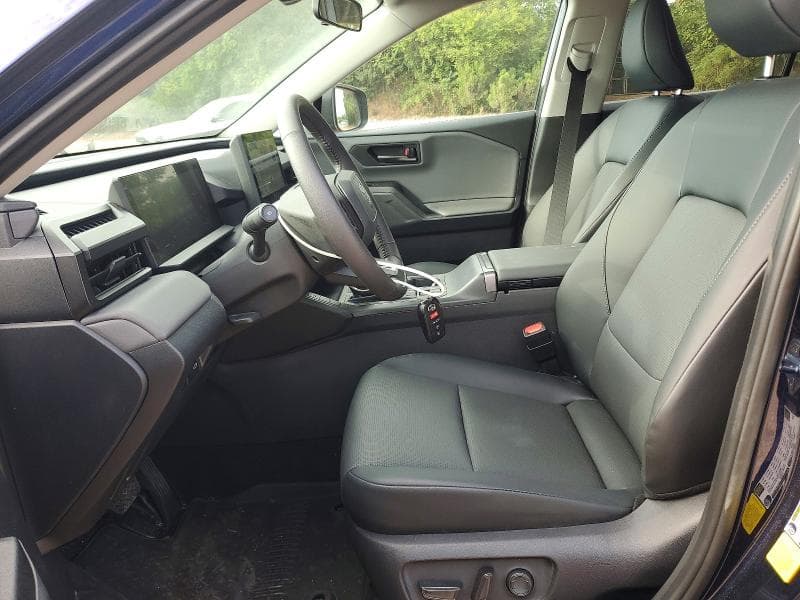2026 TOYOTA RAV4 XLE PREMIUM 7