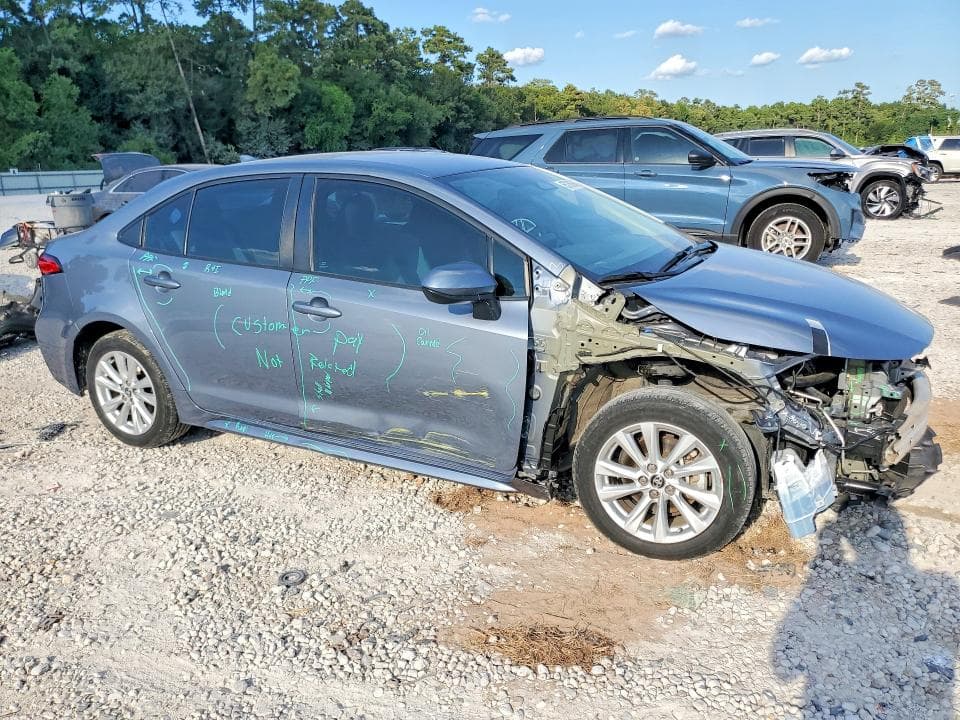 2024 TOYOTA COROLLA LE 4