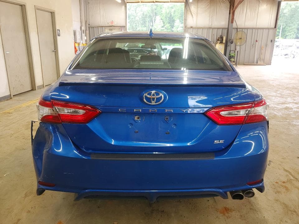2020 TOYOTA CAMRY SE 6