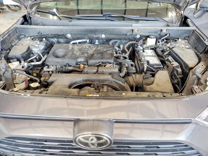 2021 TOYOTA RAV4 XLE 12
