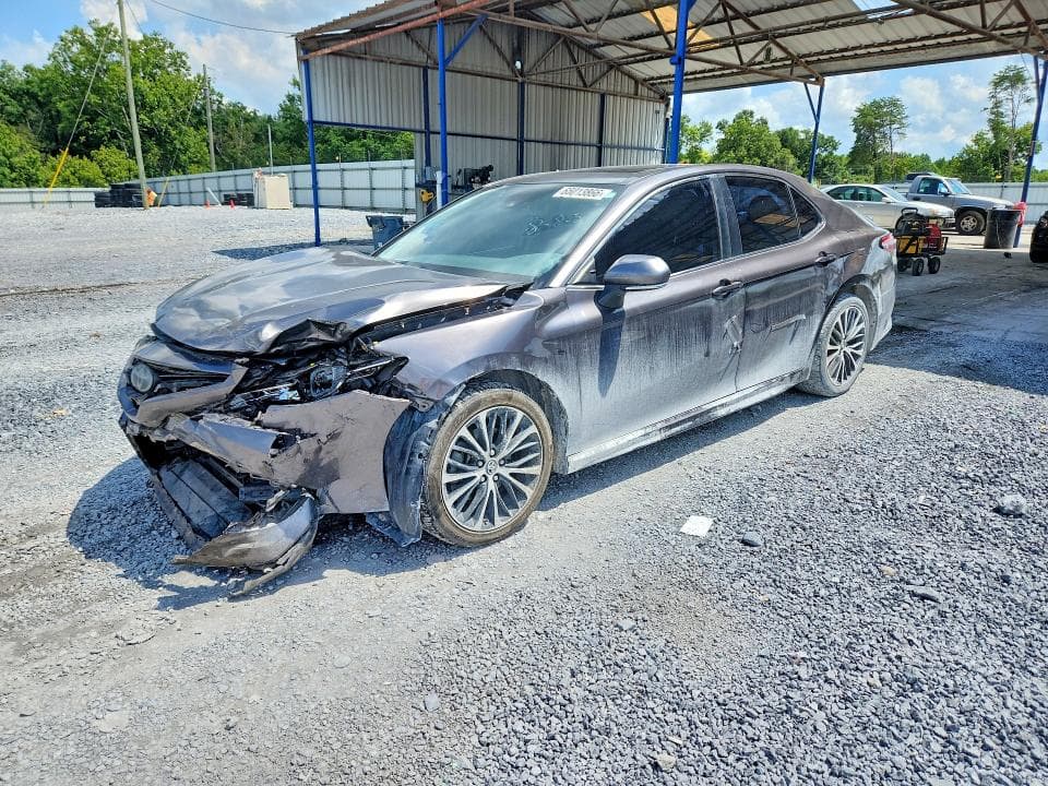 2018 TOYOTA CAMRY SE - 1