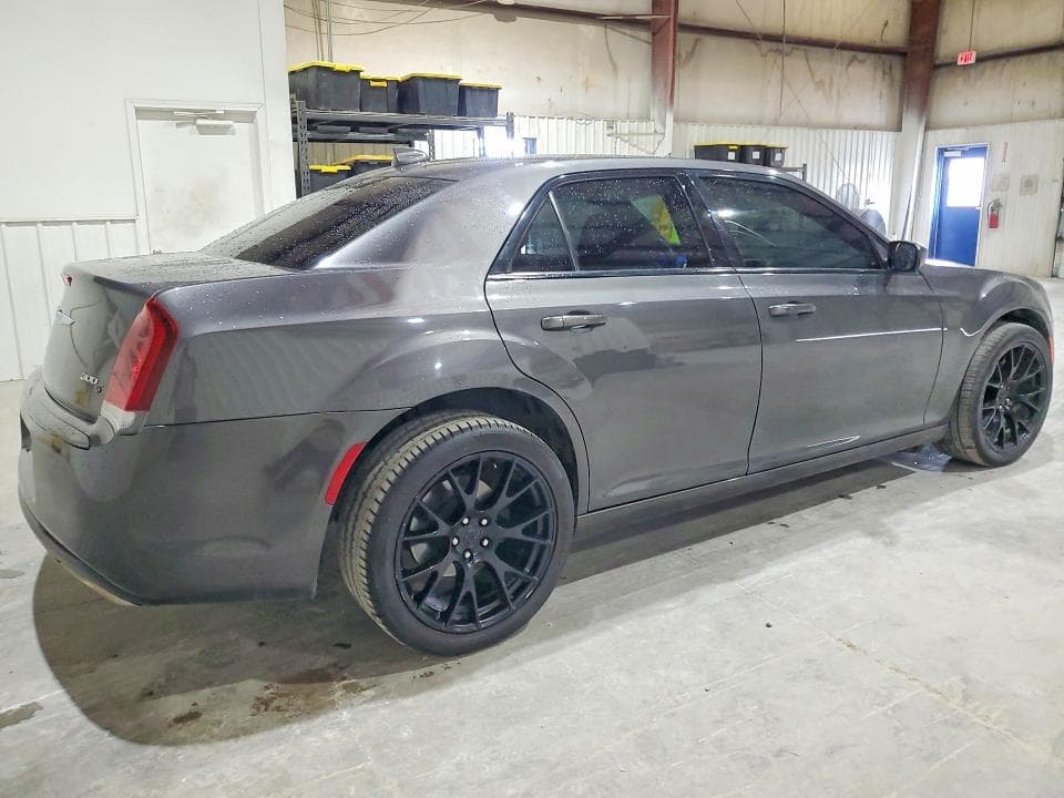 2019 CHRYSLER 300 S 3