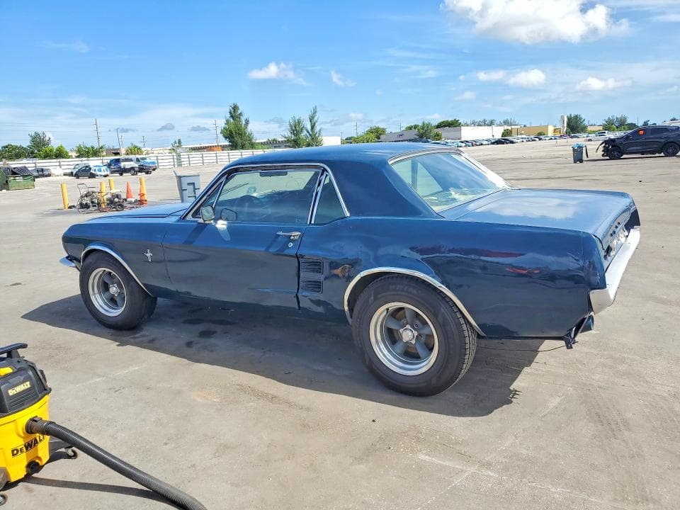 1967 FORD MUSTANG 2