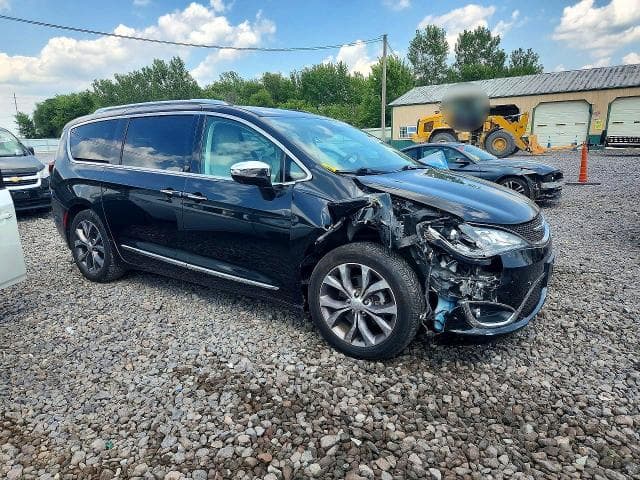 2017 CHRYSLER PACIFICA LIMITED 4