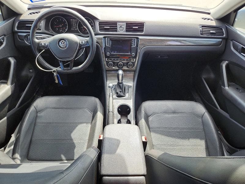 2017 VOLKSWAGEN PASSAT SE 8