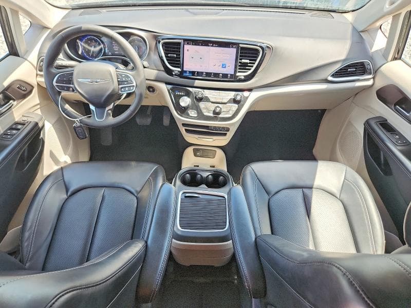 2024 CHRYSLER PACIFICA TOURING L 8