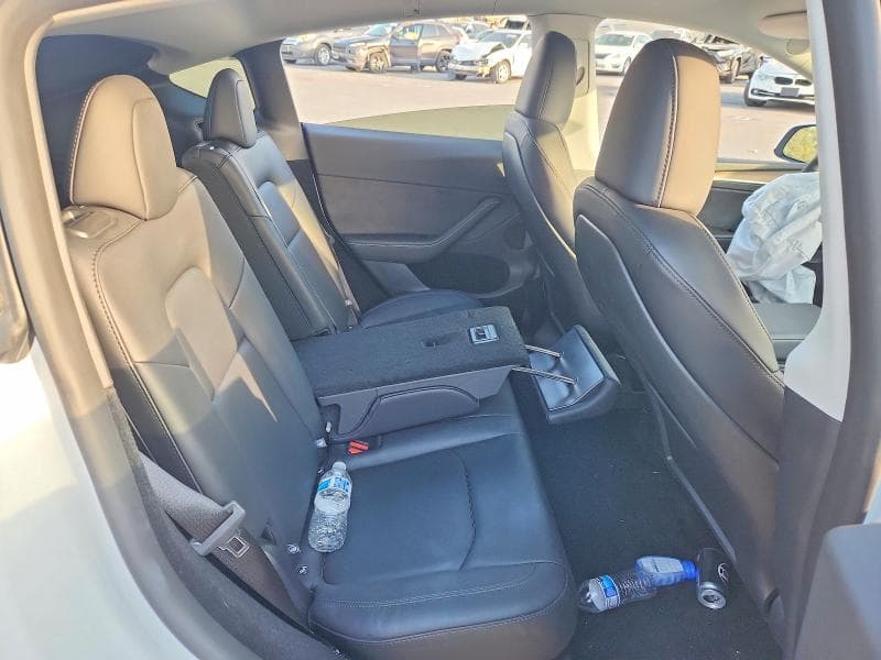 2025 TESLA MODEL Y 10