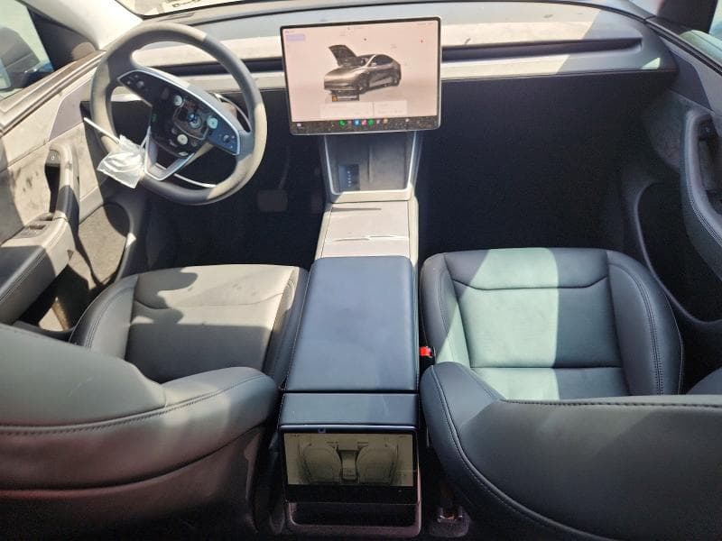 2026 TESLA MODEL Y 8
