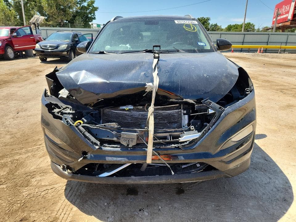 2017 HYUNDAI TUCSON SE 5