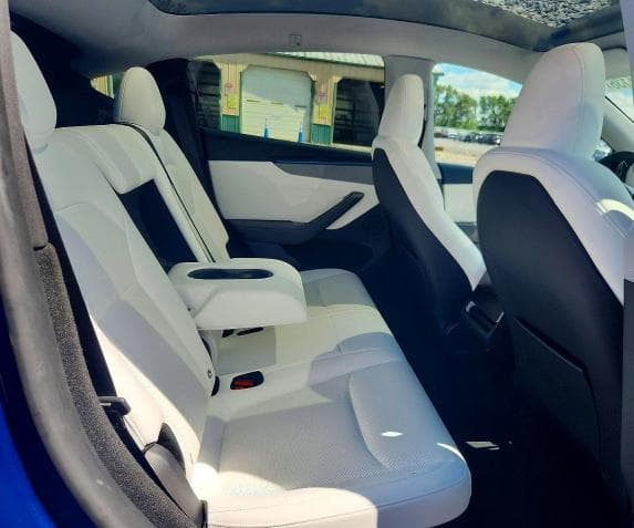 2026 TESLA MODEL Y 10