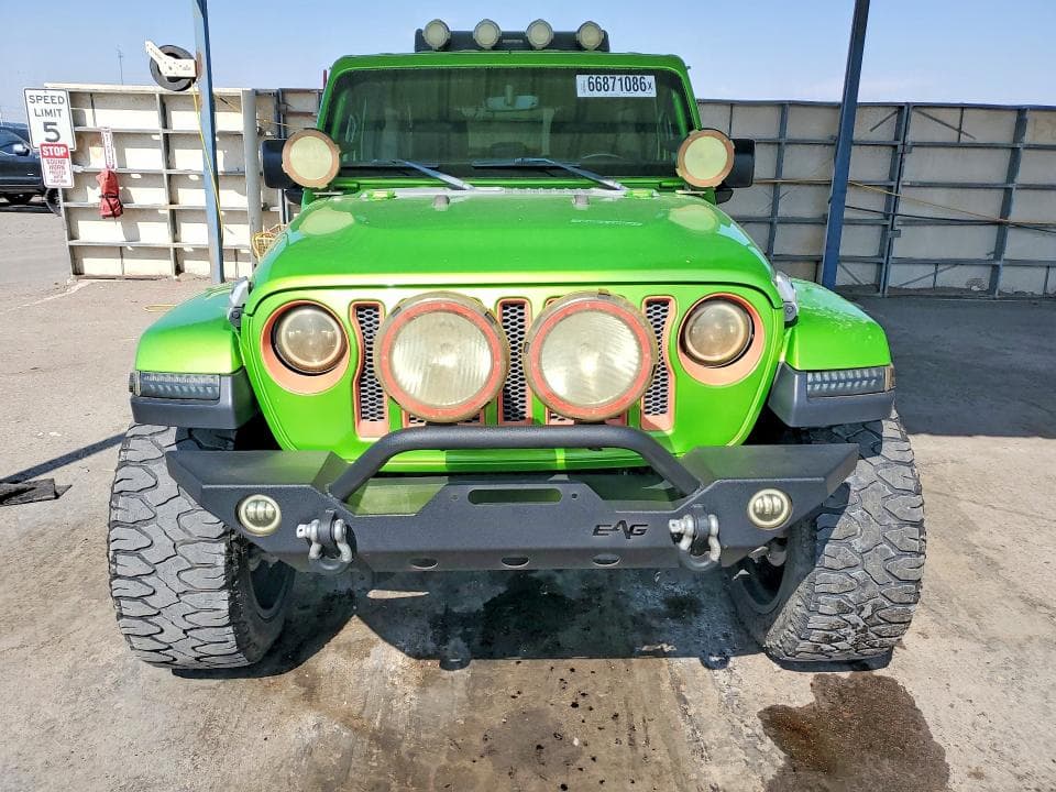 2018 JEEP WRANGLER UNLIMITED SAHARA 5