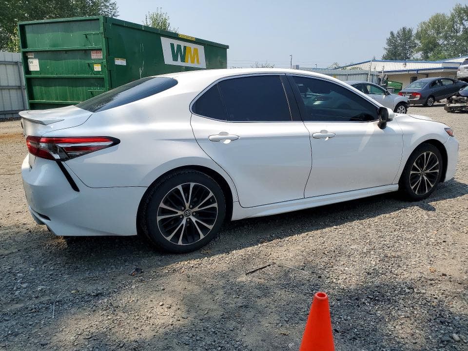 2018 TOYOTA CAMRY SE 3