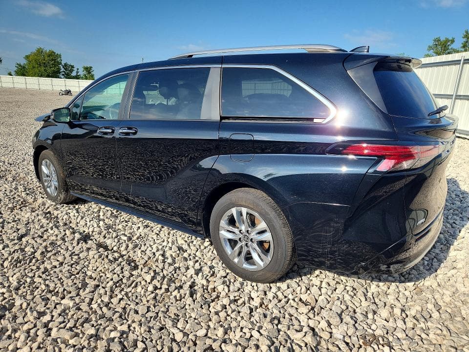 2024 TOYOTA SIENNA LIMITED 7-PASSENGER 2