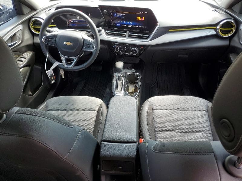 2025 CHEVROLET TRAX 1LT 8