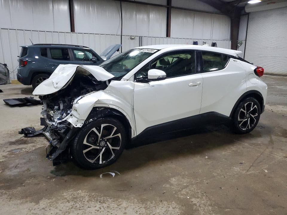 2020 TOYOTA C-HR XLE - 1