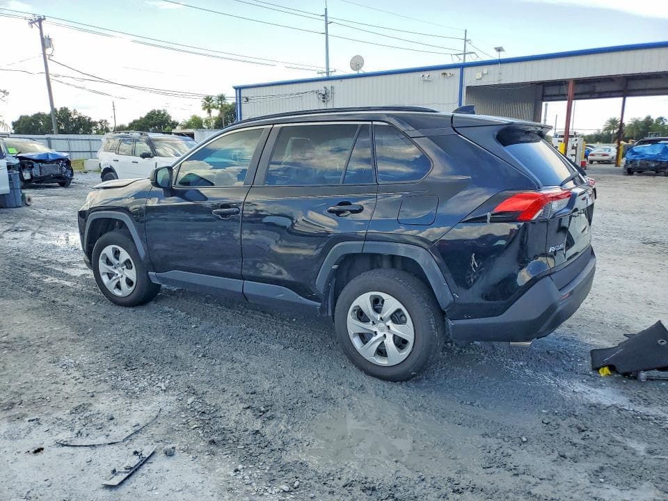 2021 TOYOTA RAV4 LE 2