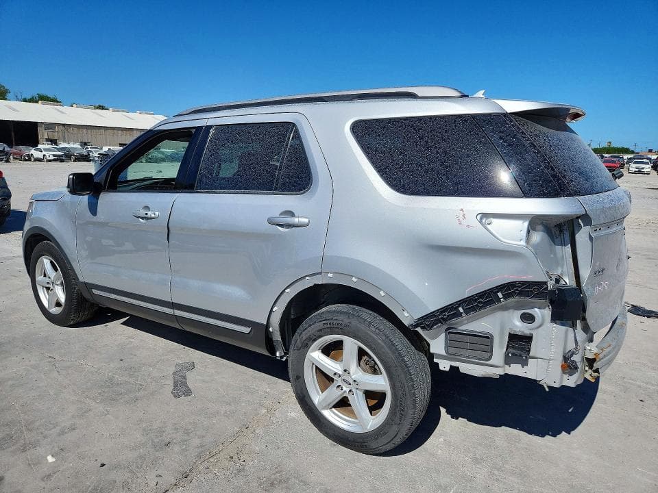 2019 FORD EXPLORER XLT 2