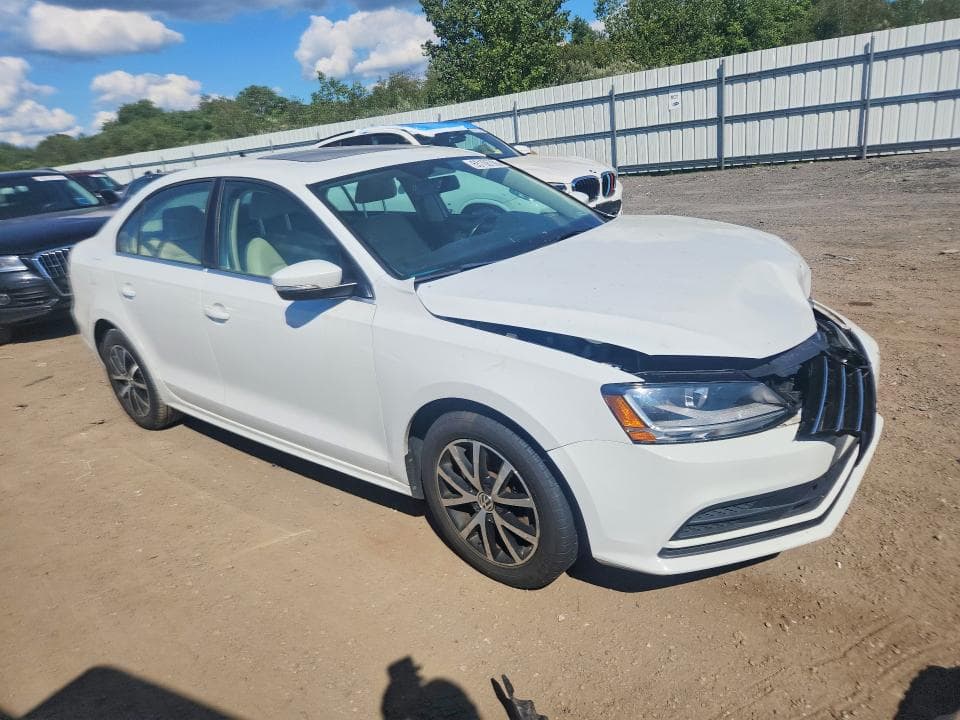 2017 VOLKSWAGEN JETTA SE 4