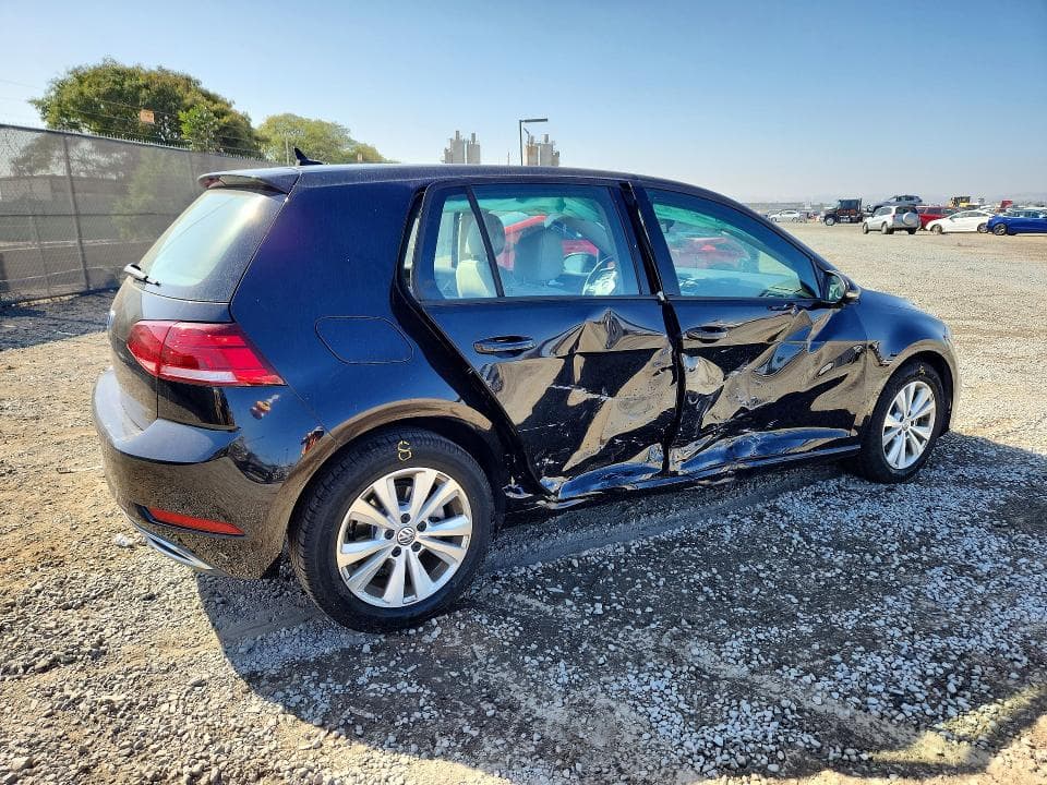2019 VOLKSWAGEN GOLF S 3
