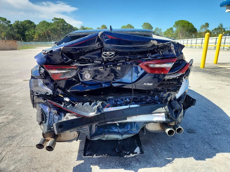 2021 TOYOTA CAMRY XSE 6