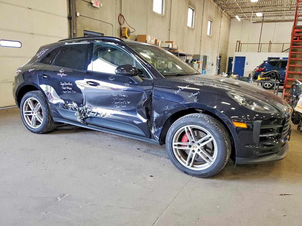 2019 PORSCHE MACAN 4
