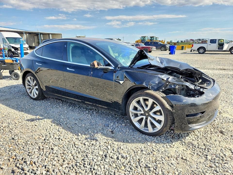 2018 TESLA MODEL 3 4