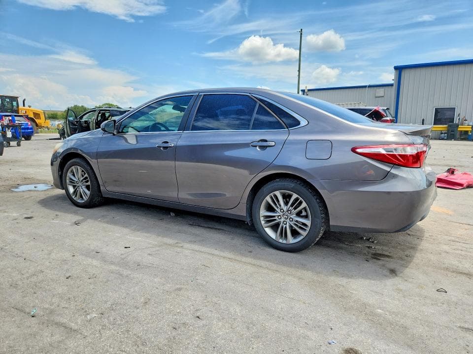 2017 TOYOTA CAMRY SE 2