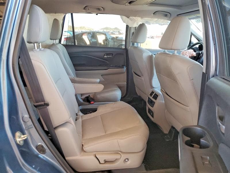 2019 HONDA PILOT TOURING 11