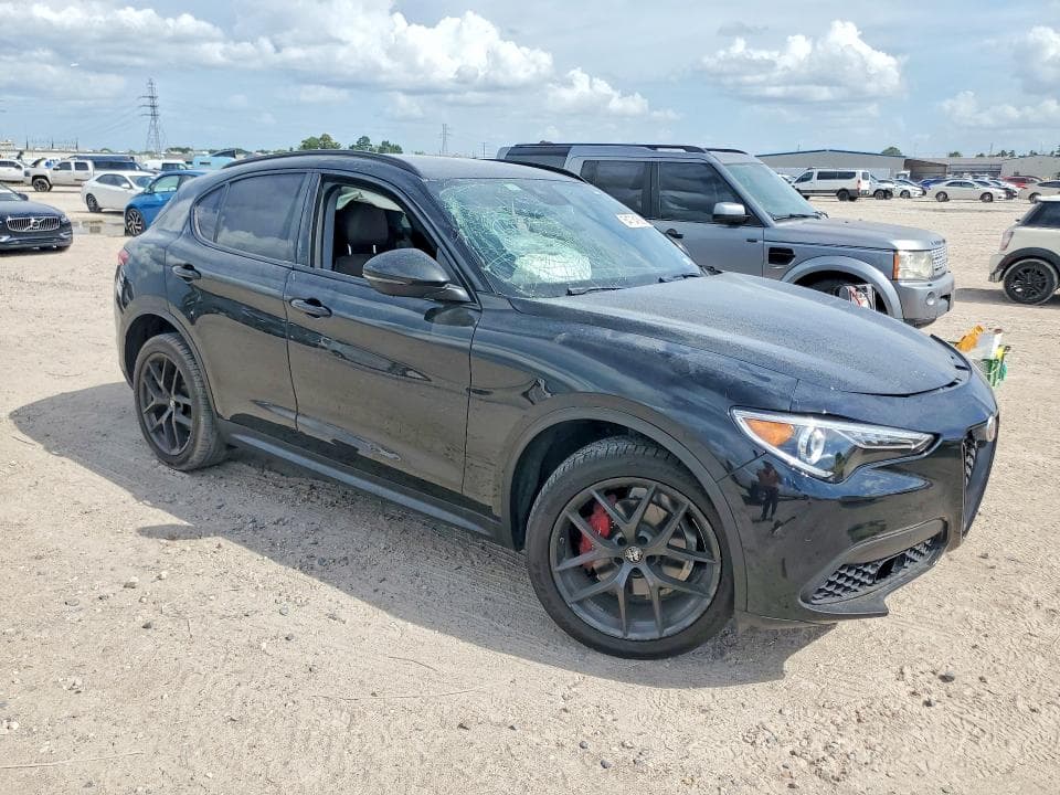 2020 ALFA ROMEO STELVIO 4
