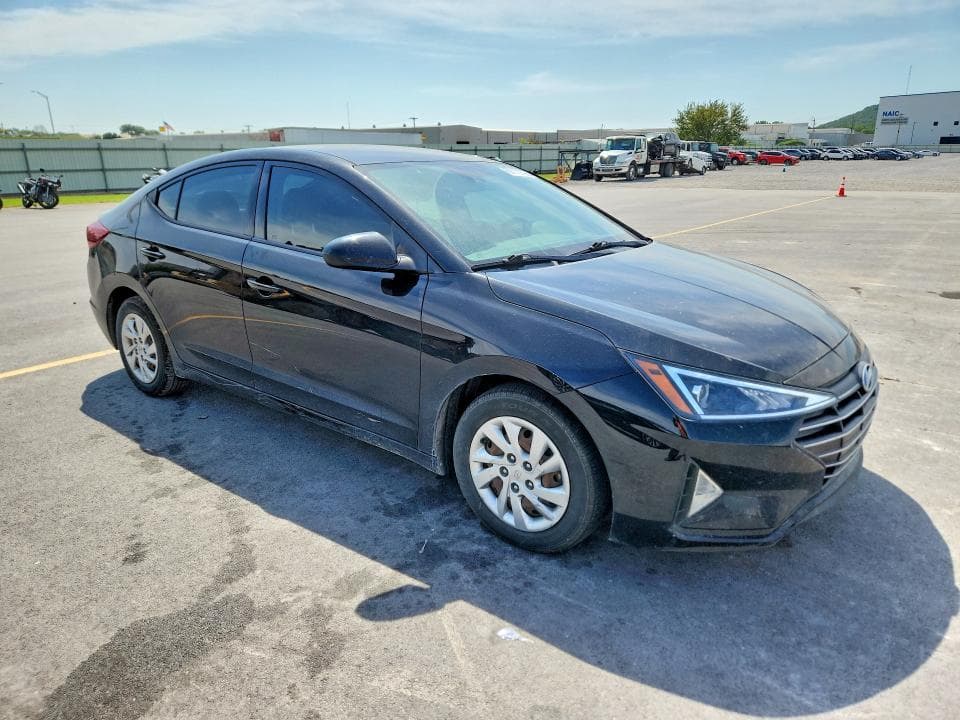 2020 HYUNDAI ELANTRA SE 4