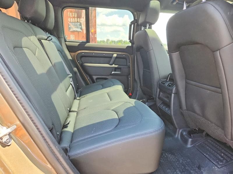 2025 LAND ROVER DEFENDER 110 S 11