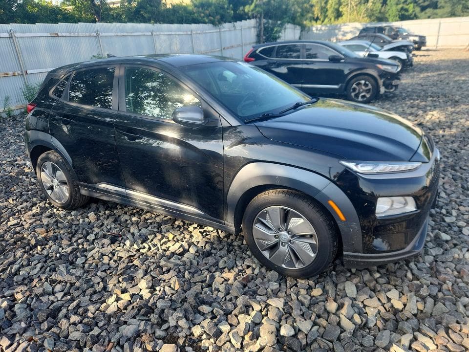 2021 HYUNDAI KONA SEL 4
