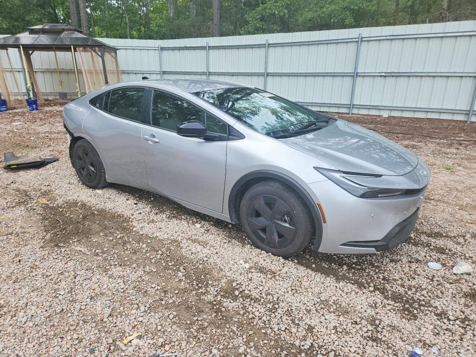 2026 TOYOTA PRIUS LE 4