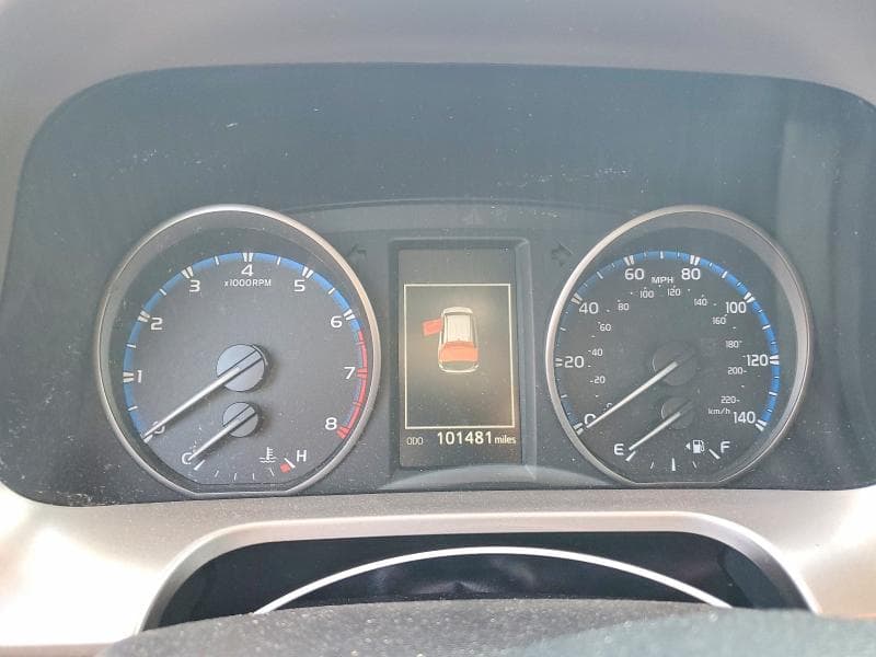 2017 TOYOTA RAV4 XLE 9