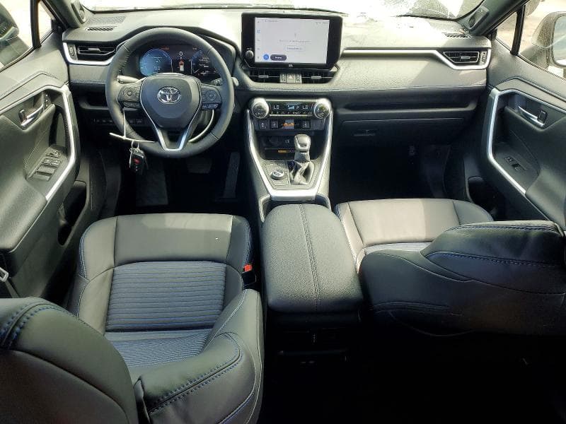 2025 TOYOTA RAV4 XSE 8