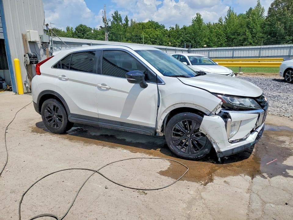 2020 MITSUBISHI ECLIPSE CROSS LE 4