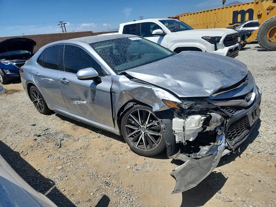 2021 TOYOTA CAMRY SE 4