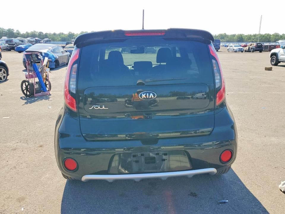 2018 KIA SOUL + 6