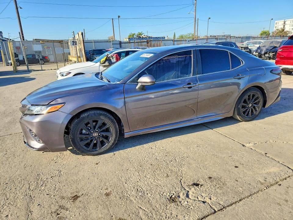 2019 TOYOTA CAMRY SE - 1