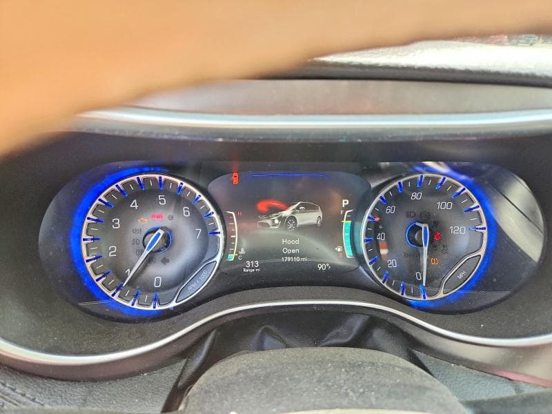 2018 CHRYSLER PACIFICA LIMITED 9