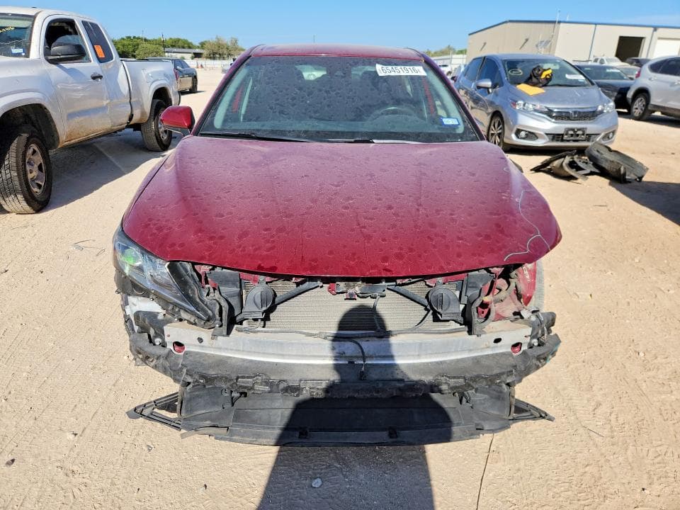 2019 TOYOTA CAMRY LE 5