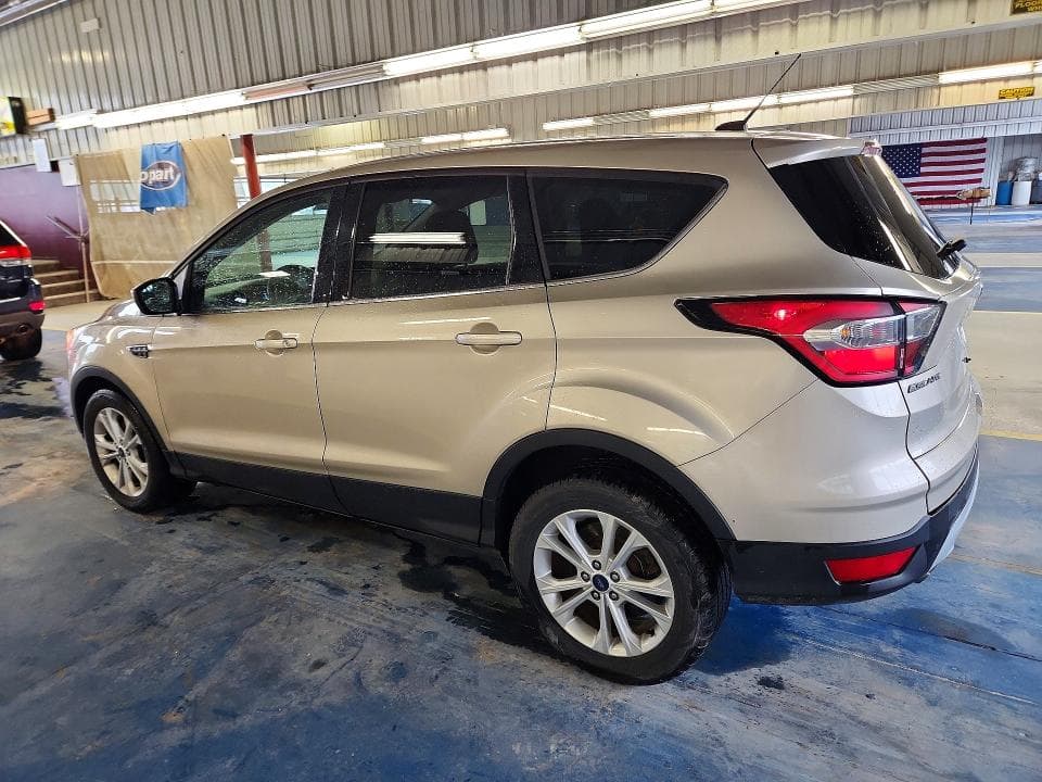 2017 FORD ESCAPE SE 2