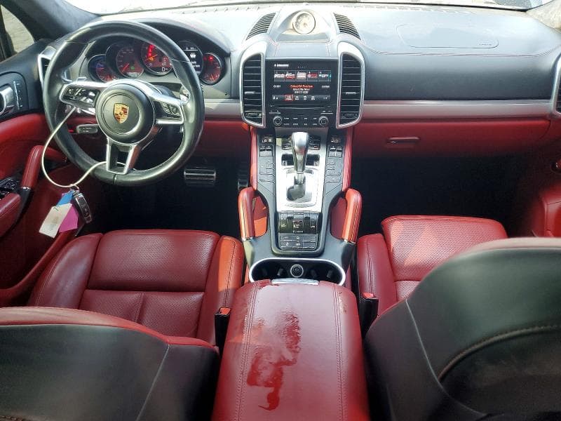 2017 PORSCHE CAYENNE GTS 8