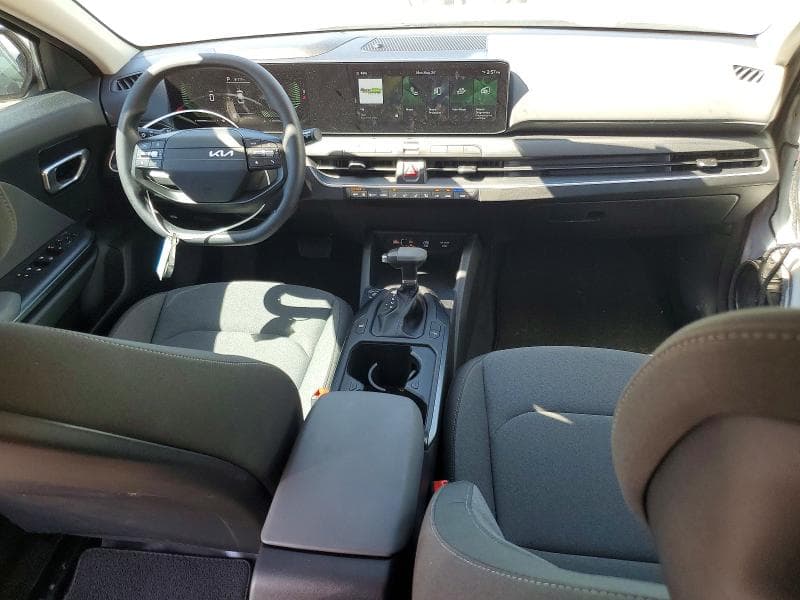 2025 KIA K4 LX 8